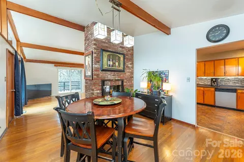 4 Stockwood Rd, Asheville, NC 28803