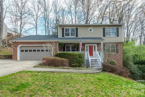 46 Foxberry Dr, Arden, NC 28704