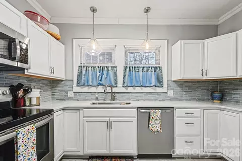 Kitchen - 127 E 11th St, Salisbury, NC 28144 photo 2 of 3