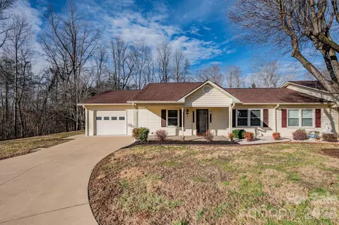 250 Eastwood Village Dr, Bostic, NC 28018