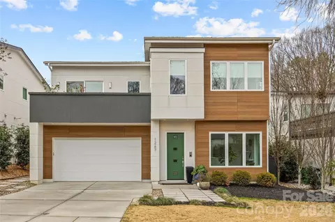 1267 Realta Dr, Charlotte, NC 28211