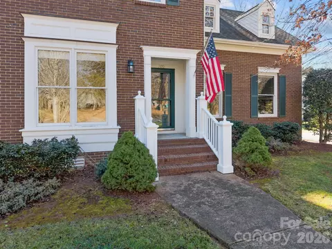 Exterior - 100 Martin St, Davidson, NC 28036 photo 2 of 7
