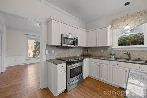 Kitchen - 100 Martin St, Davidson, NC 28036 photo 3 of 6