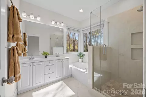 Bath - 100 Martin St, Davidson, NC 28036 photo 1 of 3