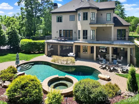 8000 Skye Lochs Dr, Waxhaw, NC 28173