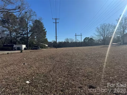 156 Pinckney St, Chester, SC 29706