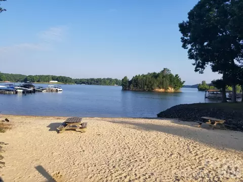 14526 Waterside Dr, Charlotte, NC 28278