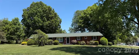 76 Eastview Ct, Taylorsville, NC 28681