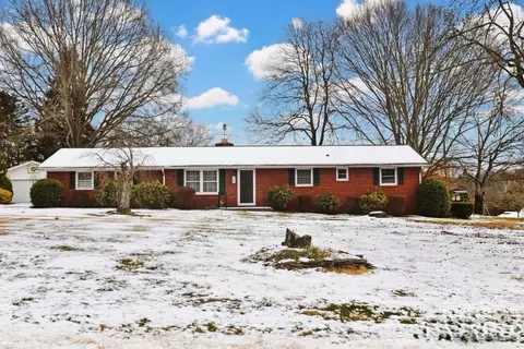 76 Eastview Ct, Taylorsville, NC 28681