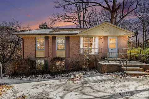 2320 Vinton Dr, Dallas, NC 28034