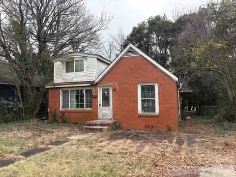 2321 Dundeen St, Charlotte, NC 28216