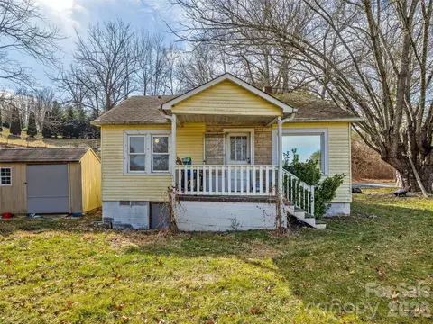 Exterior - 800 Murray Rd, Canton, NC 28716 photo 2 of 6
