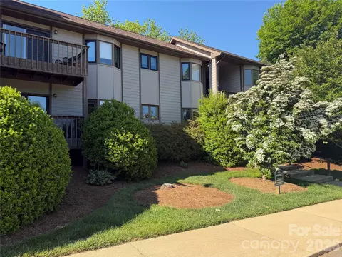 201 Racquet Club 15 Rd #15, Asheville, NC 28803