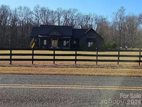 Exterior - 6512 Medlin Rd, Monroe, NC 28112 photo 2 of 4