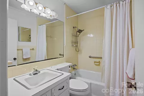 Bath - 1329 Maxwell St, Salisbury, NC 28144 photo 2 of 2