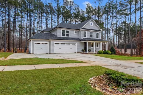 3227 Cape Fox Ct, Denver, NC 28037