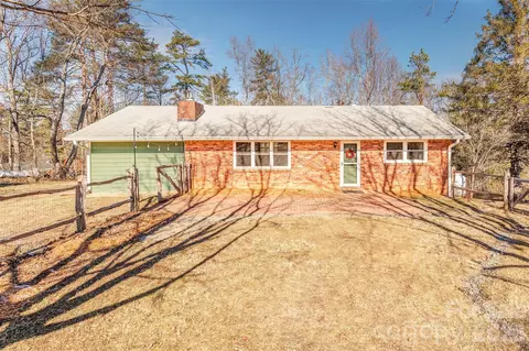 268 Longs Chapel Rd, Weaverville, NC 28787
