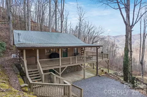 10 Zenith Dr, Waynesville, NC 28785