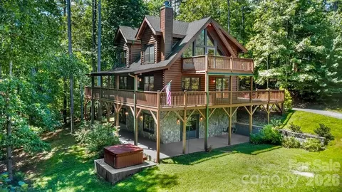 447 Hidden Lake Pkwy, Nebo, NC 28761