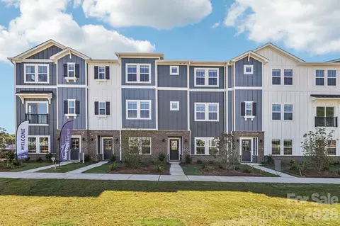 335 Golden Maple Ct, Fort Mill, SC 29708
