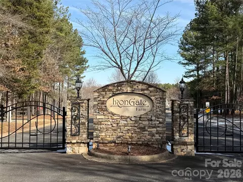 868 Bellegray Rd, Clover, SC 29710