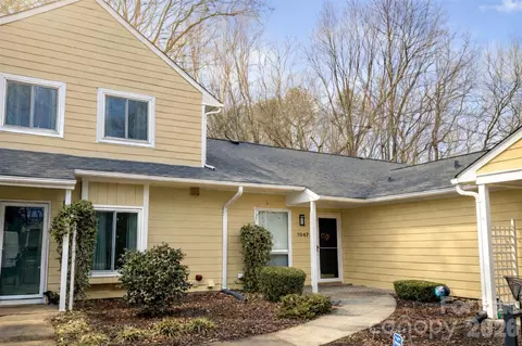 1047 Sardis Cove Dr, Charlotte, NC 28270