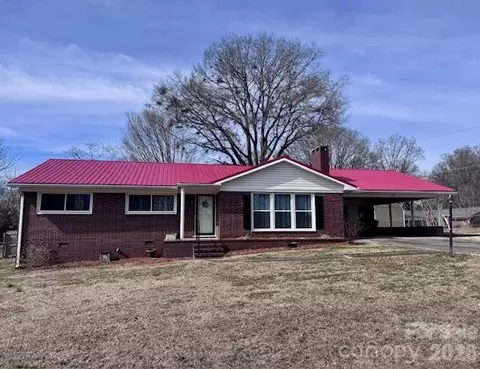 108 Robin Ln, Statesville, NC 28677