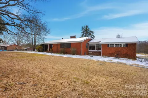 7511 Old Mocksville Rd, Salisbury, NC 28144