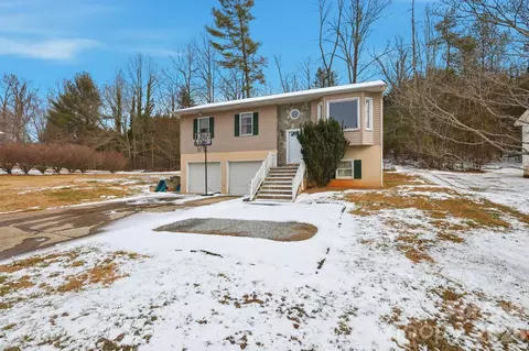 3974 Callie Ct, Lenoir, NC 28645