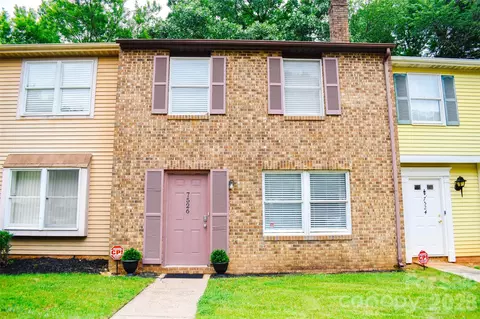 7526 Holly Grove Ct, Charlotte, NC 28227