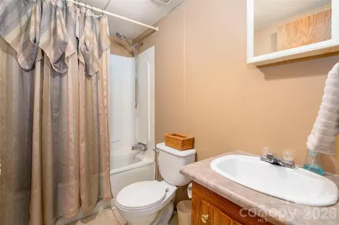 Bath - 2748 Flat Creek Rd, Lancaster, SC 29720 photo 2 of 2