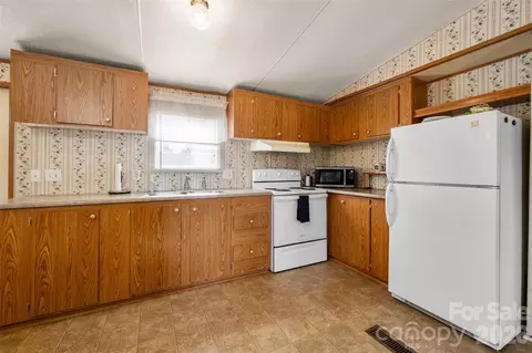 Kitchen - 2748 Flat Creek Rd, Lancaster, SC 29720 photo 1 of 2