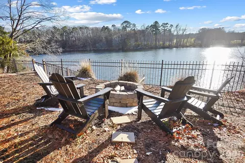 22246 Oakwood Rd, Albemarle, NC 28001