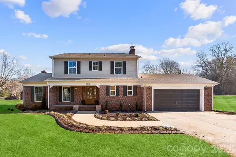 1982 Jim Mccarter N Rd N, Clover, SC 29710