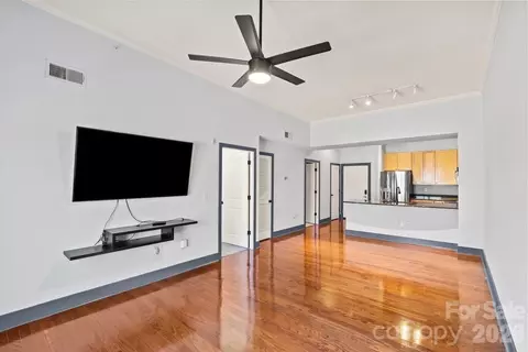 721 Governor Morrison 601 St #601, Charlotte, NC 28211