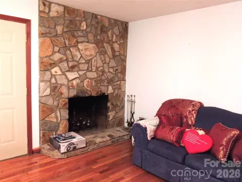 Living - 256 Gable Hill Ln, Bostic, NC 28018 photo 4 of 5