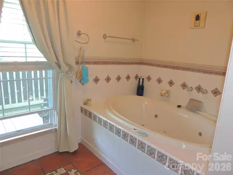 Bath - 256 Gable Hill Ln, Bostic, NC 28018 photo 2 of 7