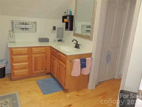 Bath - 256 Gable Hill Ln, Bostic, NC 28018 photo 5 of 7