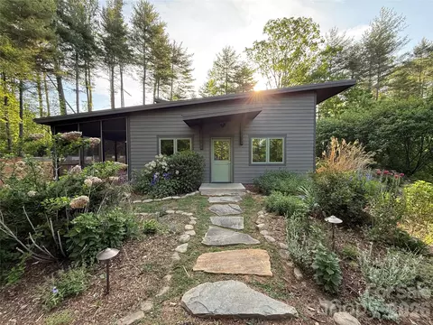 858 Mills Gap Rd, Fletcher, NC 28732