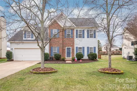 3943 Huntmeadow Dr, Charlotte, NC 28269