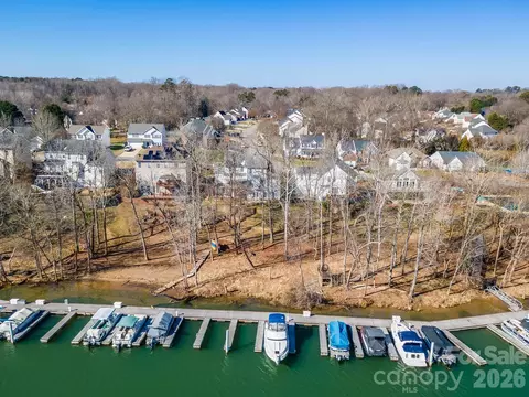 152 Lighthouse Rd, Mount Holly, NC 28120