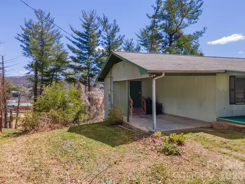 Exterior - 21 Queen St, Sylva, NC 28779 photo 3 of 16