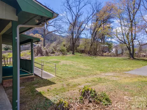 Exterior - 21 Queen St, Sylva, NC 28779 photo 5 of 16