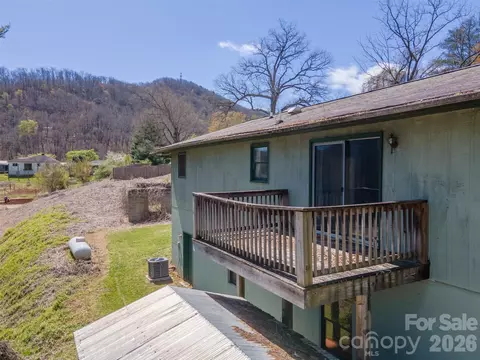 Exterior - 21 Queen St, Sylva, NC 28779 photo 12 of 16