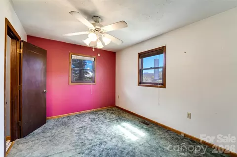 Bedroom - 21 Queen St, Sylva, NC 28779 photo 5 of 6