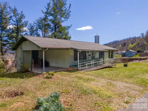 Exterior - 21 Queen St, Sylva, NC 28779 photo 1 of 16