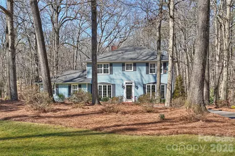 540 Harrogate Rd, Matthews, NC 28105