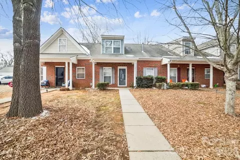 2731 Meadow Knoll Dr, Charlotte, NC 28269
