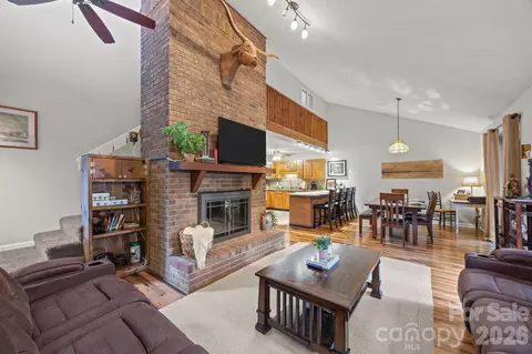 501 Woodfield Dr, Asheville, NC 28803