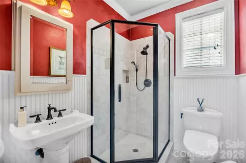 Bath - 8 N Road Cir, Salisbury, NC 28144 photo 6 of 6